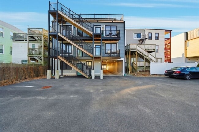 Building Photo - 238 Webster St