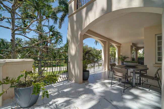 Building Photo - 19117 Fisher Island Dr
