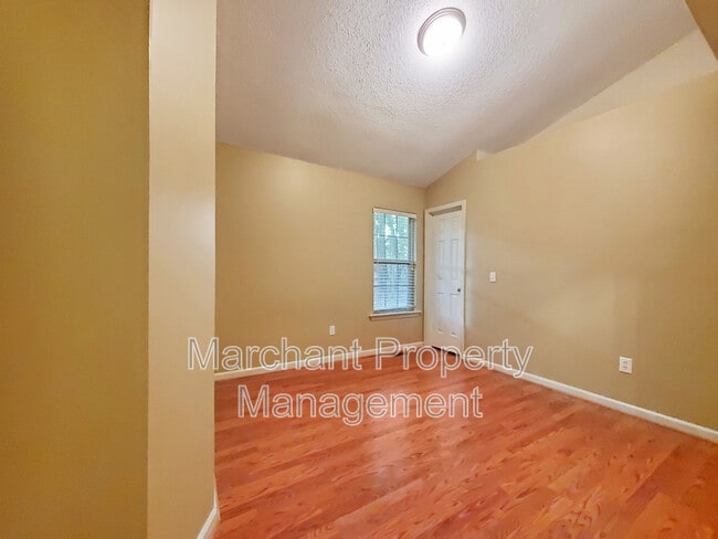 Building Photo - 237 Oak Valley Dr
