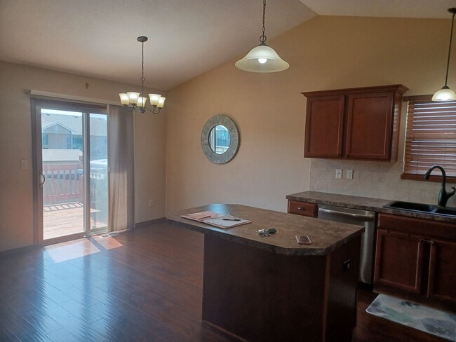 Building Photo - Must-see 4 bedrooms, 3 bath home in Harves...