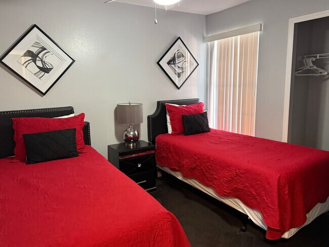 Building Photo - FURNISHED 3 bedroom 2 bath for rent lease 2444 Sweetwater Club Circle Unit #34 Kissimmee, FL 34747