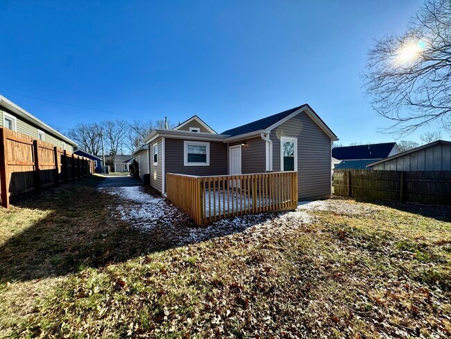 Building Photo - 353 Sherman Ave