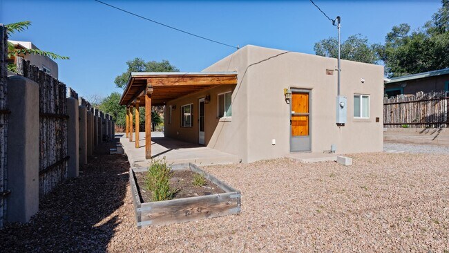 Building Photo - 524 A Juniper