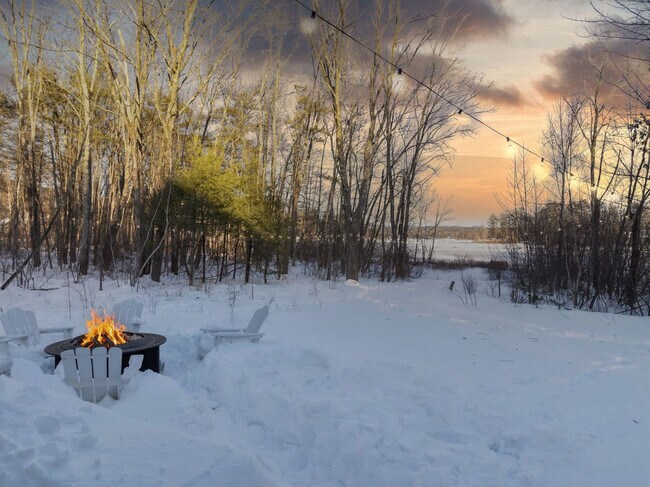 Building Photo - 589 Laconia Rd