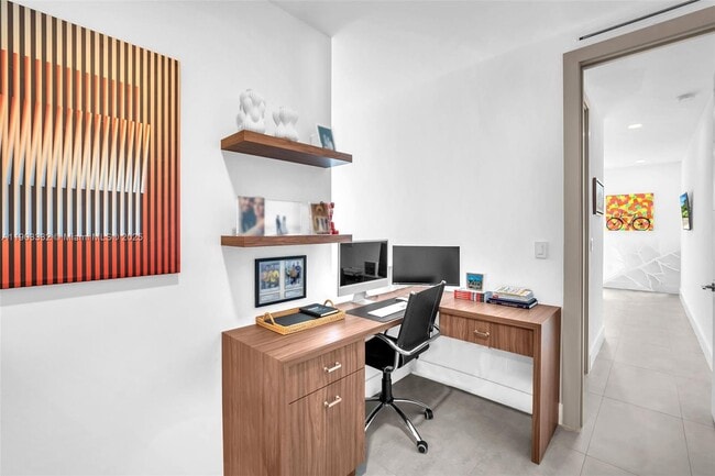 Building Photo - 3167 SW 25th St