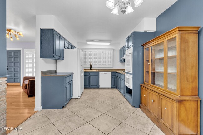 Building Photo - 4200 Wallington Dr