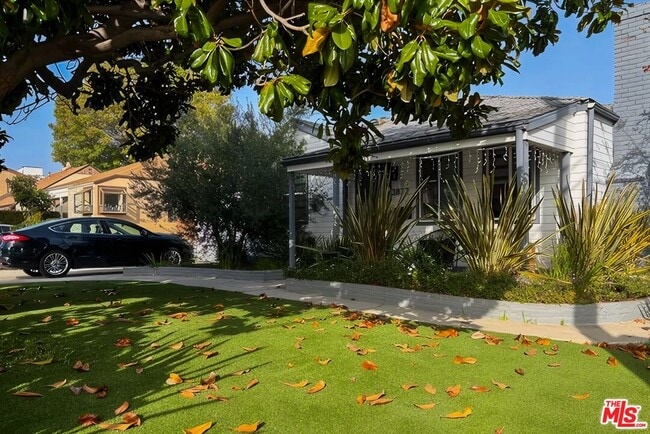 Building Photo - 3872 Bentley Ave