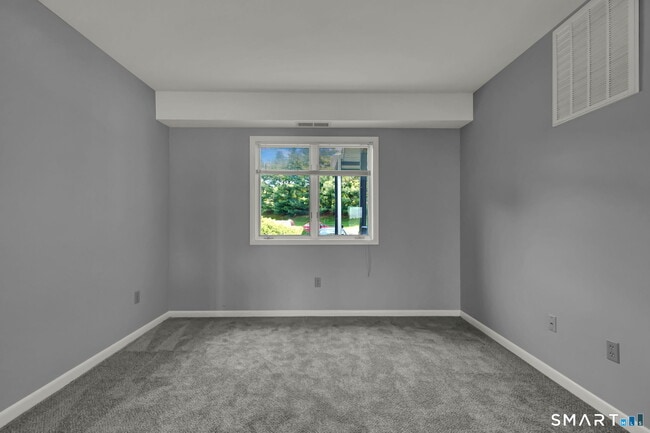 Building Photo - 1128 Windward Rd