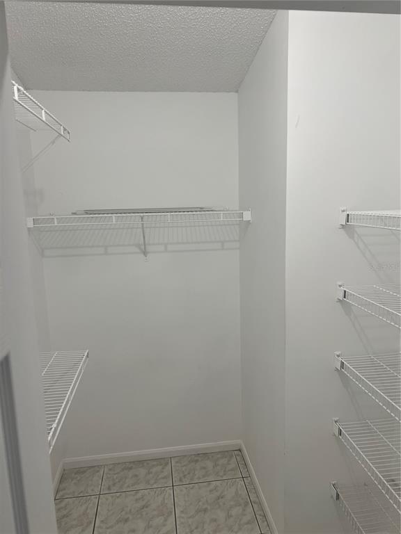 Building Photo - 3721 Pickwick Dr