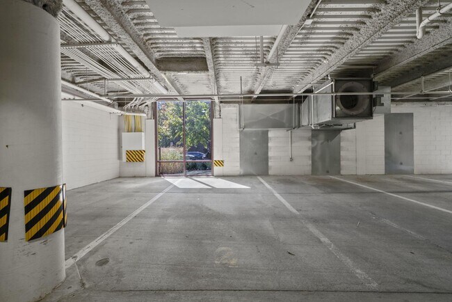 Building Photo - 367 Auden Ave