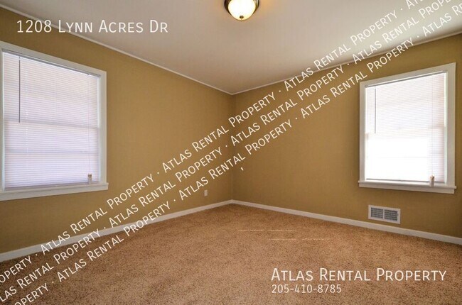 Building Photo - 1208 Lynn Acres Dr