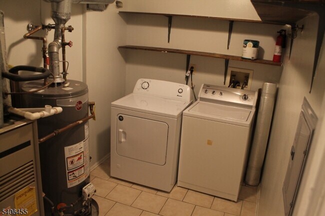 Building Photo - 55 Crabapple Ln