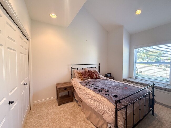 Building Photo - 1776 Mousebird Ave NW