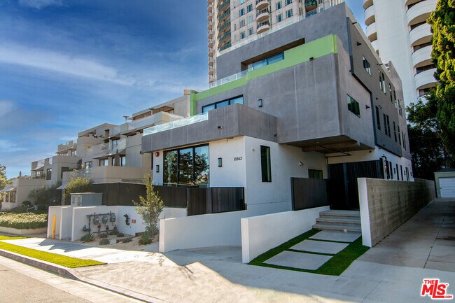 Building Photo - 10563 Ashton Ave