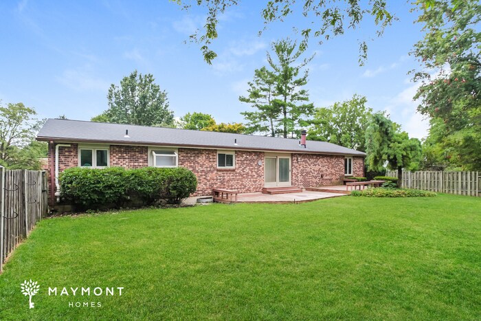 Building Photo - 8233 Lake Ridge Dr