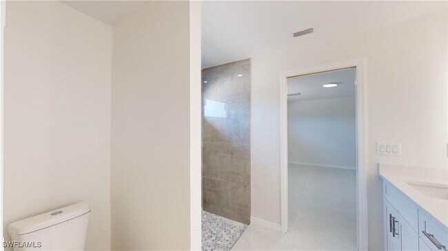 Building Photo - 2719 NW 20th Terrace
