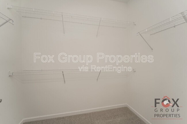 Building Photo - 908 Mary Max Dr