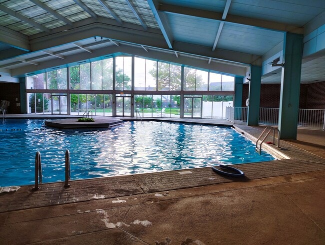 Building Photo - 4015 Amalfi Dr