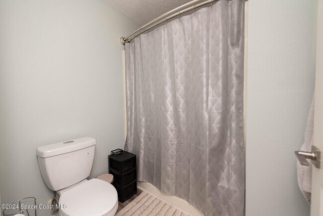 Building Photo - 721 Taluga Ave SE