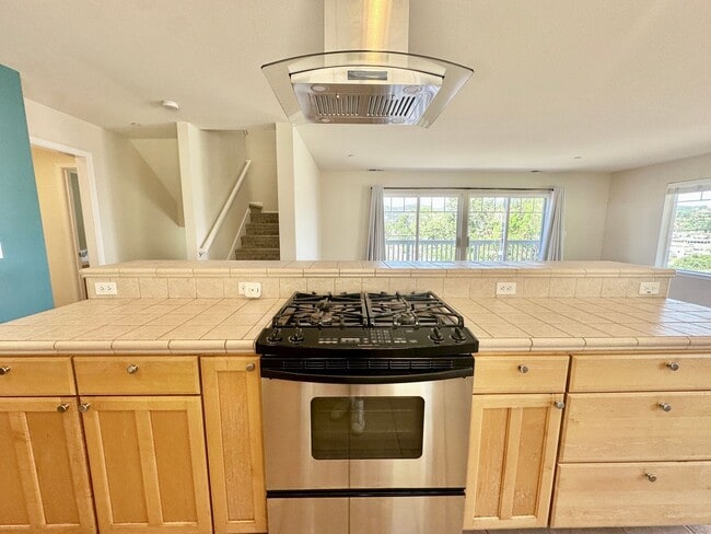 Building Photo - San Rafael Hillside Retreat