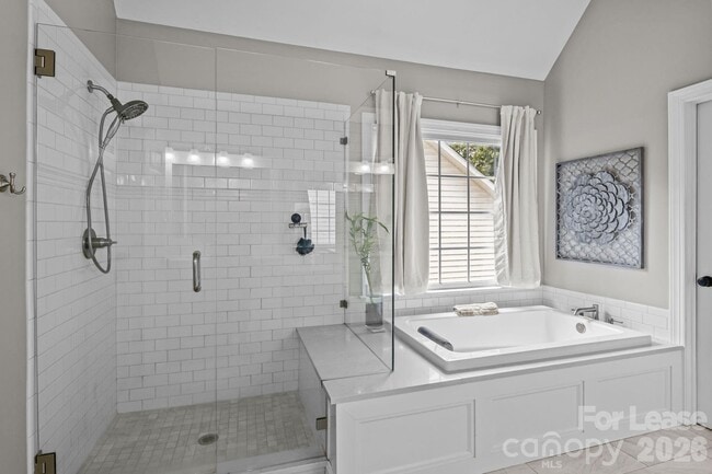 Building Photo - 12428 Willingdon Rd