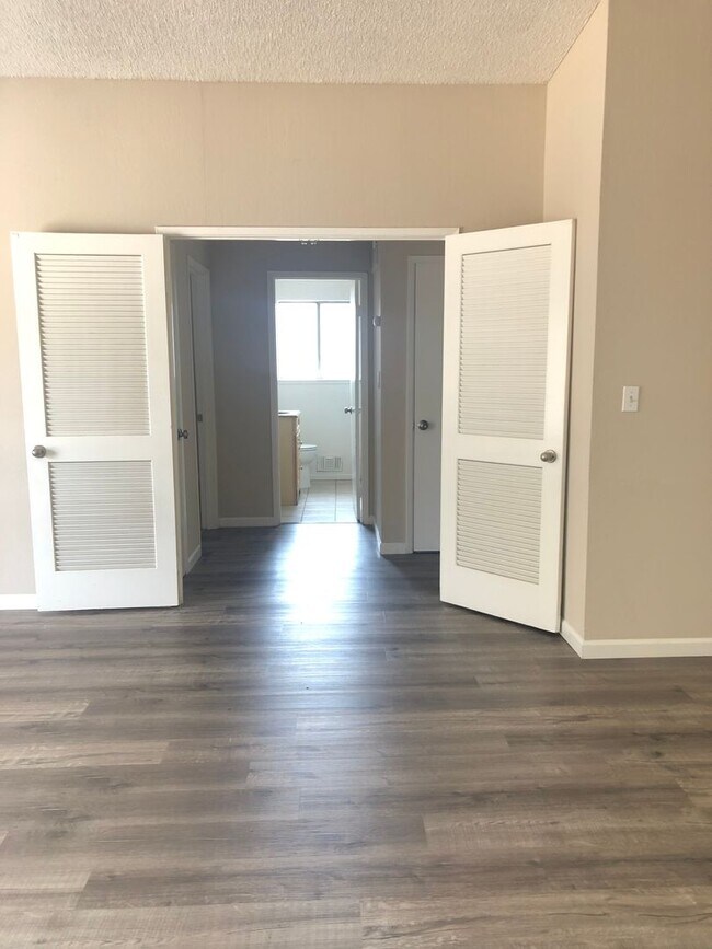 Building Photo - 1413/1415 Topaz Way