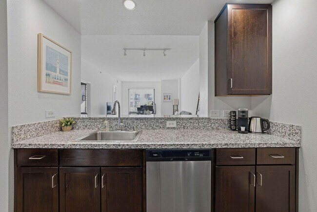 Building Photo - 1201 4th St