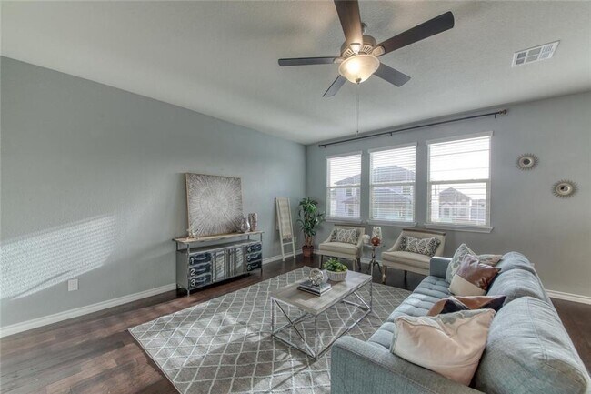 Building Photo - 173 Flexus Ln