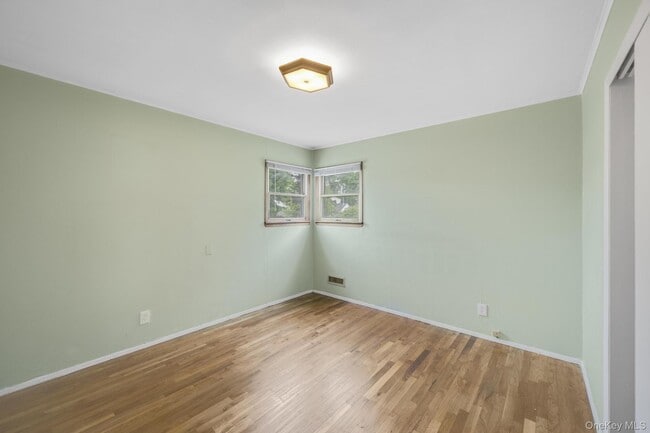 Building Photo - 22 Heath Ln