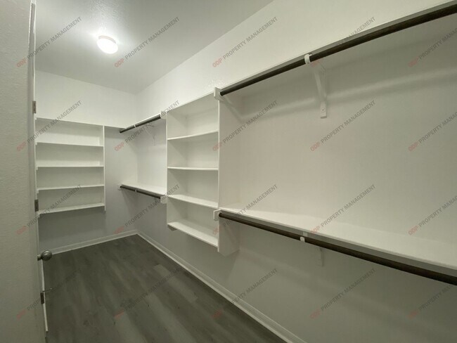Building Photo - 818 Dunford Dr