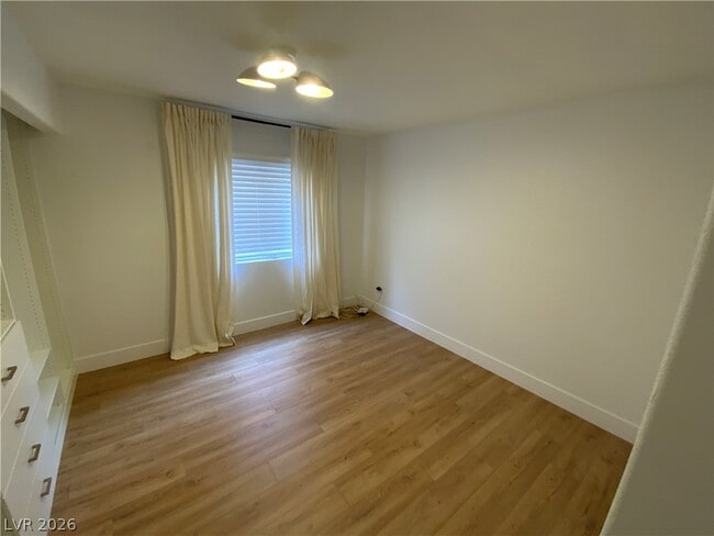 Building Photo - 679 Scenic Tierra Ln