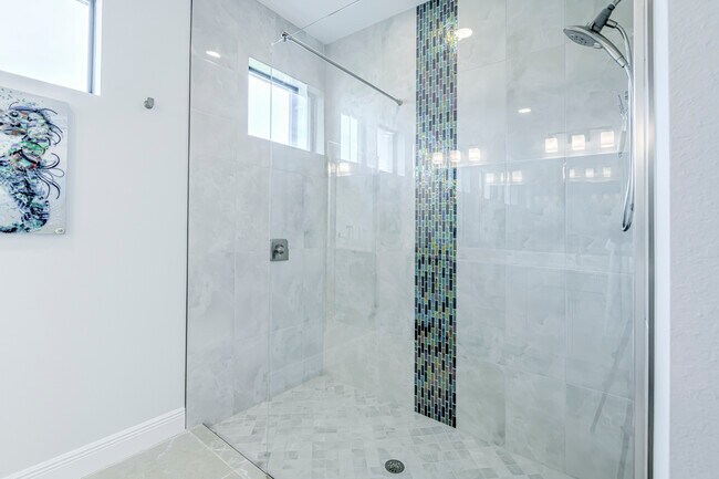 Building Photo - 2322 NW 39th Ave