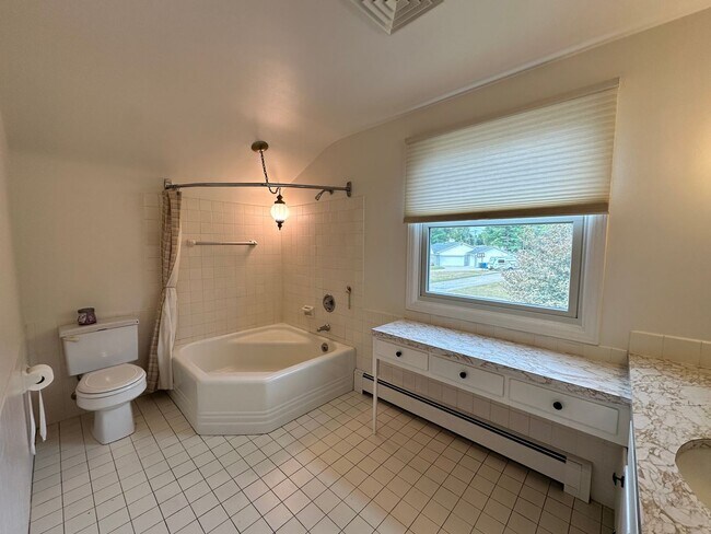Building Photo - Four Bedroom Two and a Half Bath home avai...
