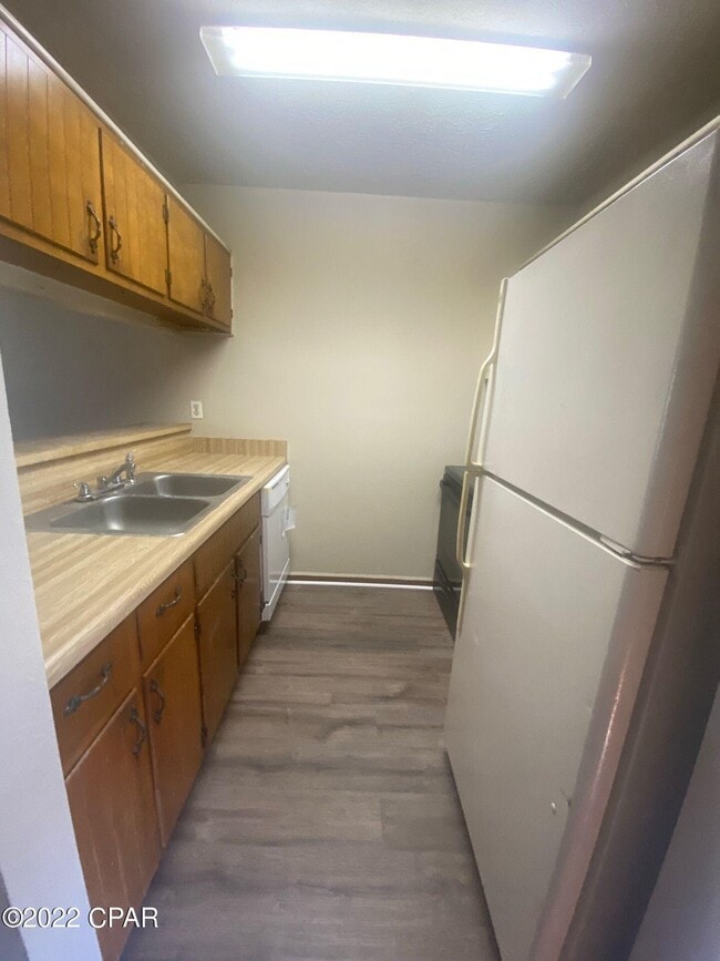 Building Photo - 3902 Wave Ave