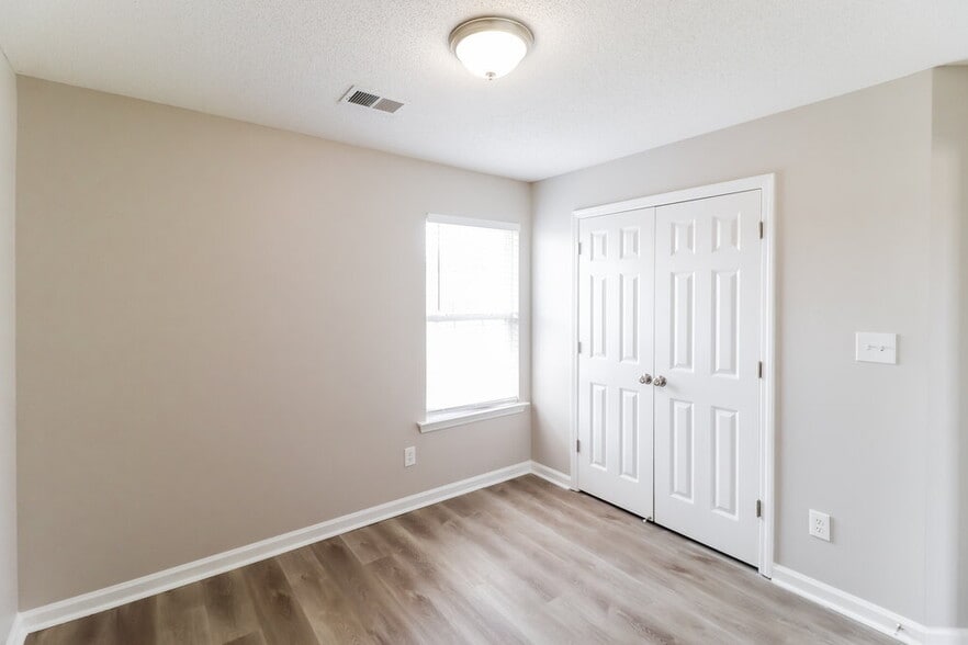 Building Photo - 2793 Oak Barn Ln