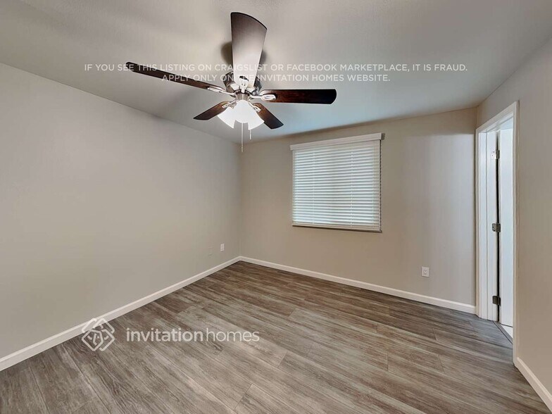 Building Photo - 1705 W Thunderbird Rd