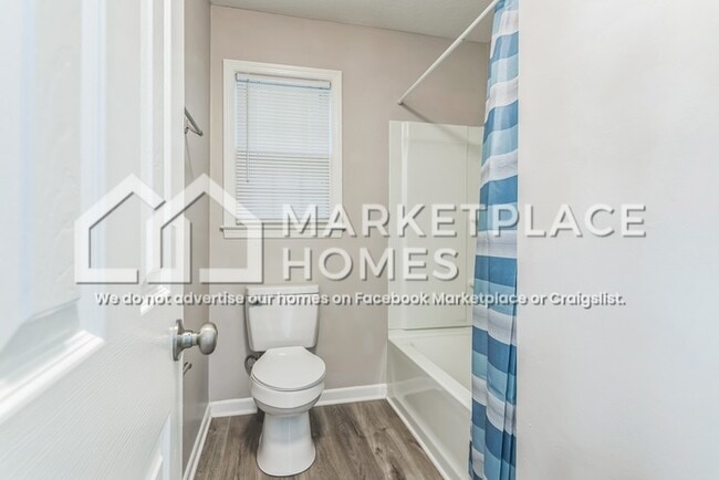 Building Photo - 212 Kemsing Rd