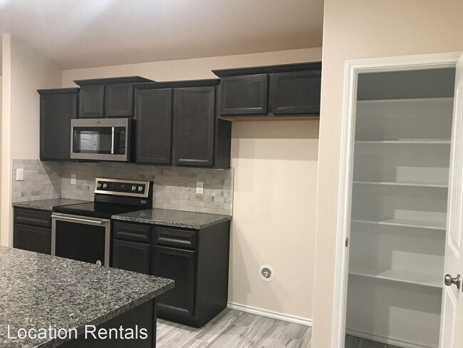 Building Photo - 3 br, 2 bath House - 10005 Wausau Ave