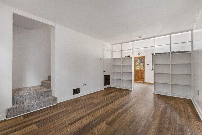 Building Photo - 64 Faris Cir