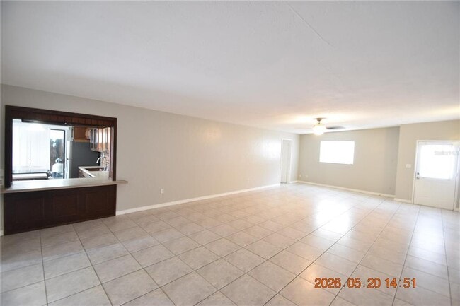 Building Photo - 8720 Flame Vine Ave