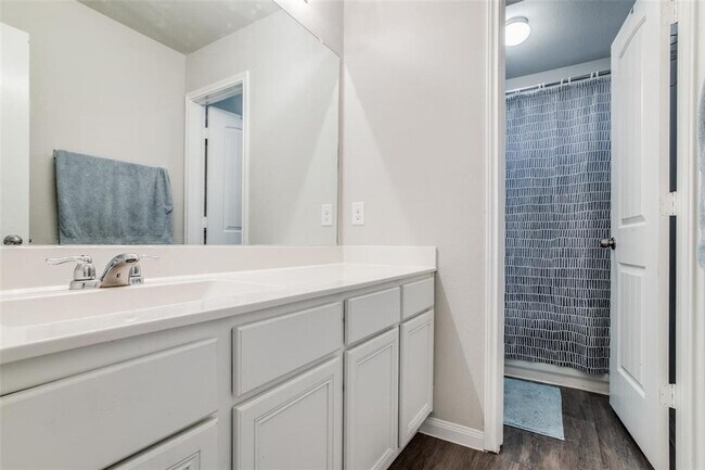 Building Photo - Looking for your first home or your forever home, the open floor plan on this beautiful home in t...