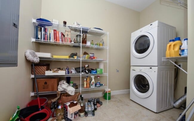 Building Photo - 17 Chapel St