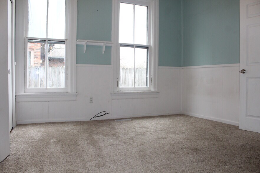 Building Photo - 621 N King St