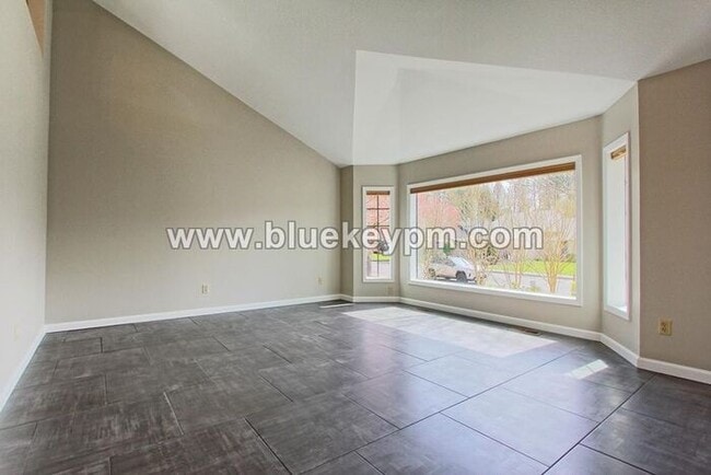 Building Photo - Luxury 3 Bed, 2.5 Bath Home in Beaverton with Large Yard and Bonus Room