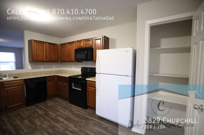 Building Photo - Move in special $800!!  Beautiful 3 bed / ...