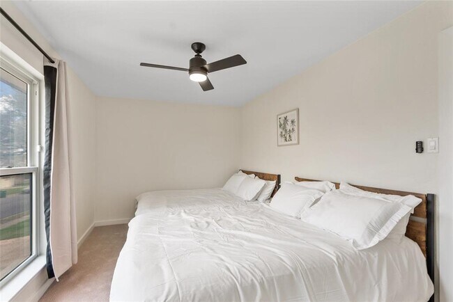 Building Photo - 1703 Kimmerling Ln