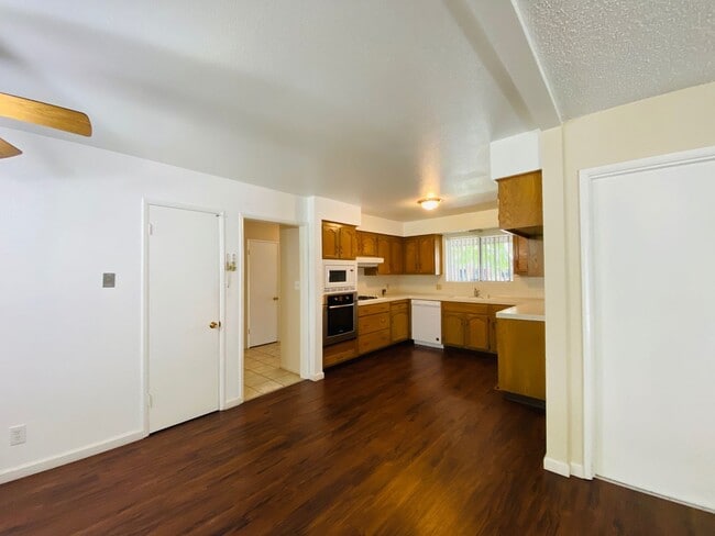 Building Photo - $2,395 Herndon & First, Spacious 4 Bedroom...