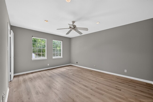 Building Photo - 2109 Lander Ln