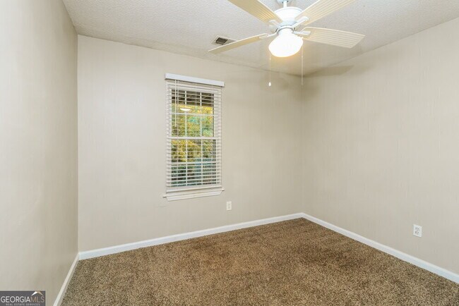 Building Photo - 2327 Wavetree Ln NW
