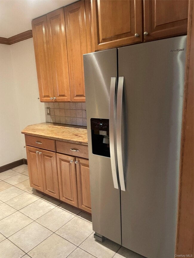 Building Photo - 16 Taxter Rd
